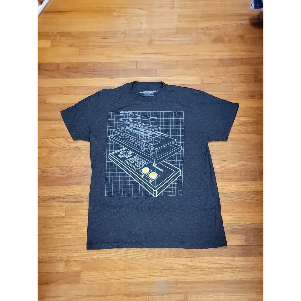 Vintage NES Controller Tee - Gray, Size M | Retro Gamer T-shirt for Men